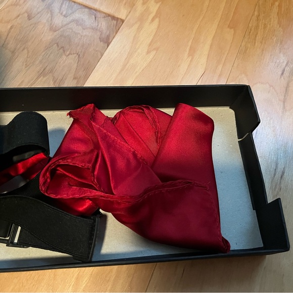 NIB Men’s Wearhouse Bow Tie set - Picture 3 of 4